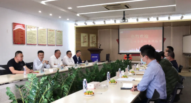 东莞市工信局与镇经发局领导莅临游艇会官网yth206参观指导